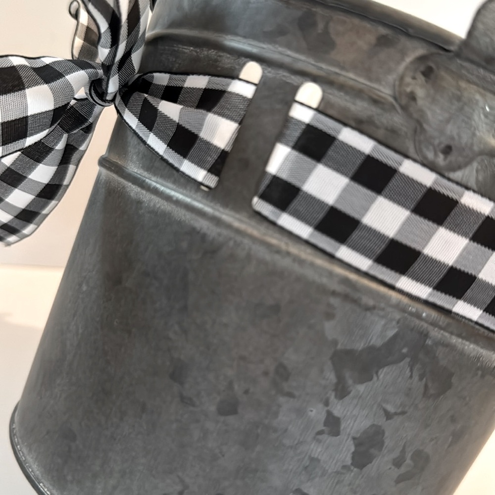 🔥Clearance- NWT Burton+Burton Metal Galvanized Bucket With Checkered Ribbon - Picture 2 of 12